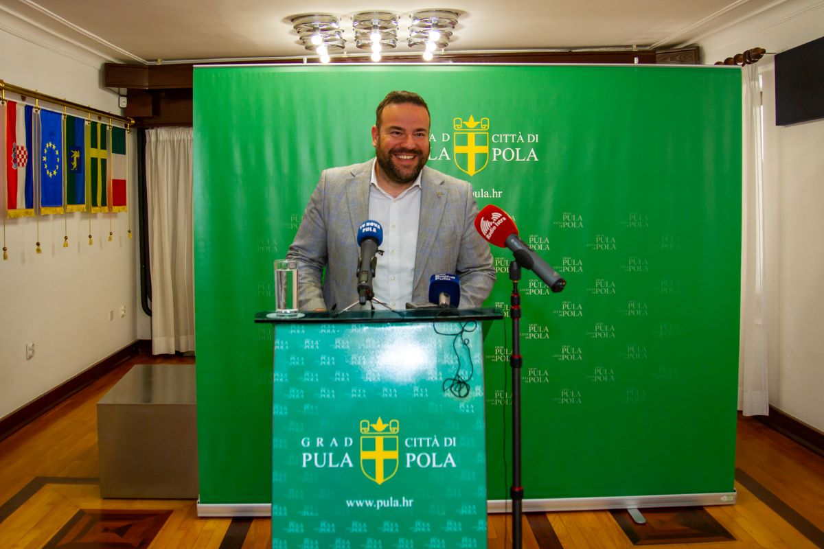Zoričić najavio da će doći na pulski Pride sa suprugom, opleo po pulskom IDS-u i još mnogo toga...